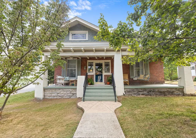 Photo 2 of Single family home for sale at 616 N Jefferson St, Shelbyville, TN 37160 | MLS# 3612457 | Listing updated on 2026-10-06