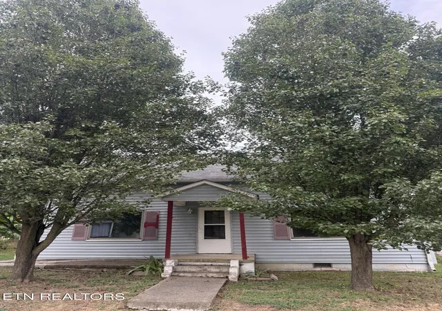 Photo 1 of Single family home for sale at 711 Washington Ave, Etowah, TN 37331 | MLS# 3605486 | Listing updated on 2026-10-01
