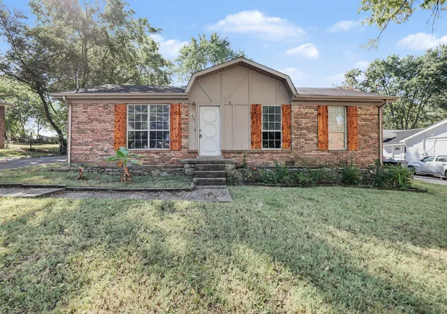 Single family home for sale at 425 Malvin St, Gallatin, TN 37066 | MLS# 3615225