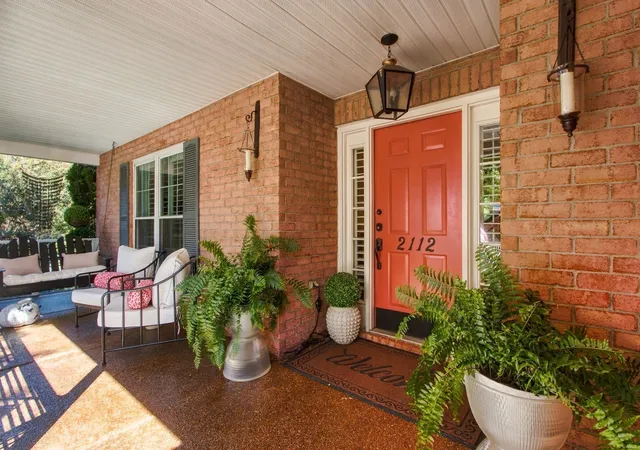 Photo 3 of Single family home for sale at 2112 Tonya Ct, Franklin, TN 37064 | MLS# 3603637 | Listing updated on 2026-10-23