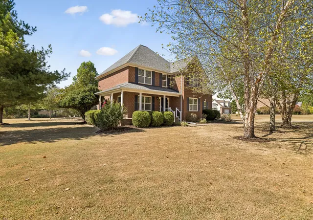 Photo 1 of Single family home for sale at 1922 Victorian Rd, Columbia, TN 38401 | MLS# 3603557 | Listing updated on 2026-10-09