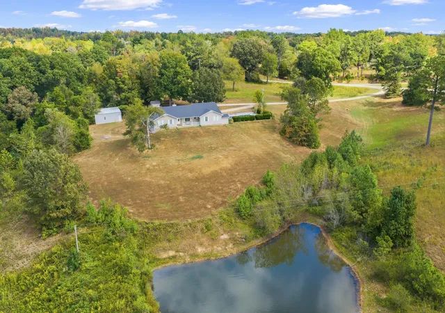 Photo 1 of Single family home for sale at 370 Vet Conder Rd, Parsons, TN 38363 | MLS# 3603504 | Listing updated on 2026-10-07