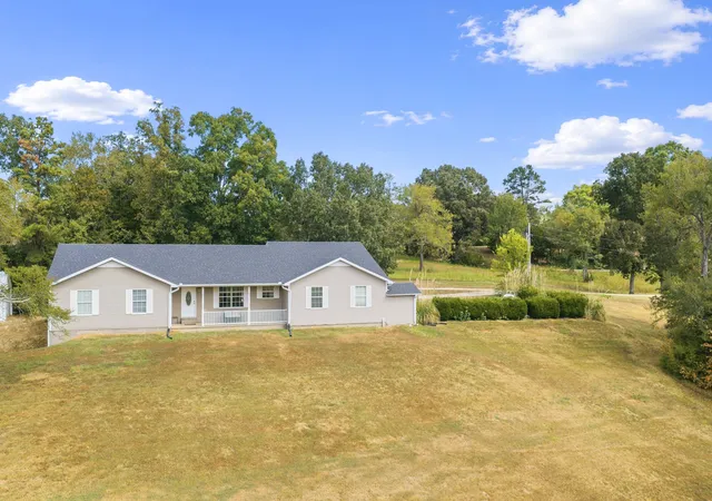 Photo 2 of Single family home for sale at 370 Vet Conder Rd, Parsons, TN 38363 | MLS# 3603504 | Listing updated on 2026-10-07