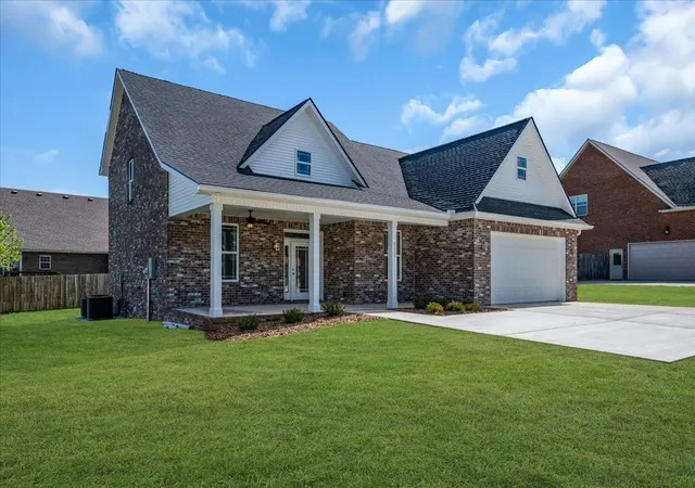 Photo 3 of Single family home for sale at 112 Riley Crk Rd, Tullahoma, TN 37388 | MLS# 3603677 | Listing updated on 2026-10-06