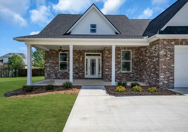 Photo 3 of Single family home for sale at 112 Riley Crk Rd, Tullahoma, TN 37388 | MLS# 3603677 | Listing updated on 2026-10-06