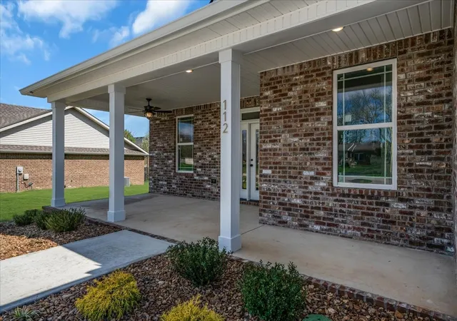 Photo 4 of Single family home for sale at 112 Riley Crk Rd, Tullahoma, TN 37388 | MLS# 3603677 | Listing updated on 2026-10-06