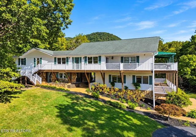 Photo 1 of Single family home for sale at 8414 Bud Hawkins Rd, Corryton, TN 37721 | MLS# 3603382 | Listing updated on 2026-10-02
