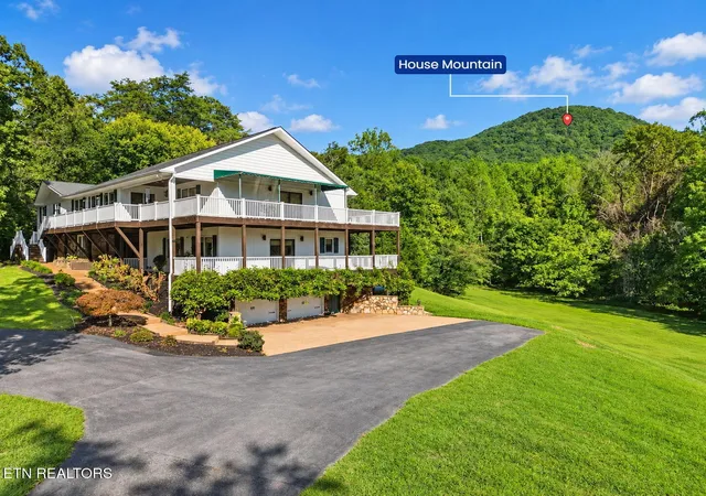 Photo 3 of Single family home for sale at 8414 Bud Hawkins Rd, Corryton, TN 37721 | MLS# 3603382 | Listing updated on 2026-10-02