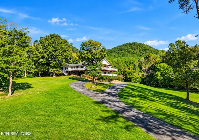 Photo 3 of Single family home for sale at 8414 Bud Hawkins Rd, Corryton, TN 37721 | MLS# 3603382 | Listing updated on 2026-10-02