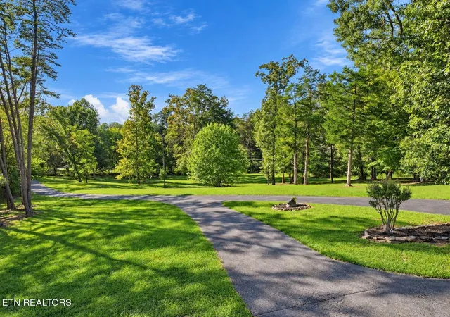 Photo 4 of Single family home for sale at 8414 Bud Hawkins Rd, Corryton, TN 37721 | MLS# 3603382 | Listing updated on 2026-10-02
