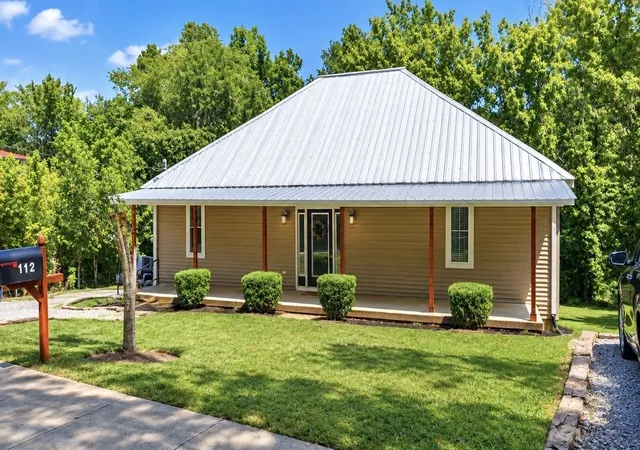 Photo 1 of Single family home for sale at 112 Humphries St, Charlotte, TN 37036 | MLS# 3603407 | Listing updated on 2026-10-05