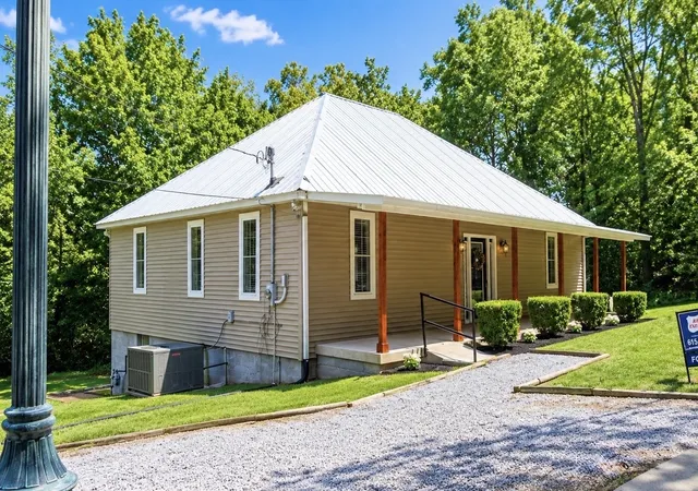 Photo 3 of Single family home for sale at 112 Humphries St, Charlotte, TN 37036 | MLS# 3603407 | Listing updated on 2026-10-05