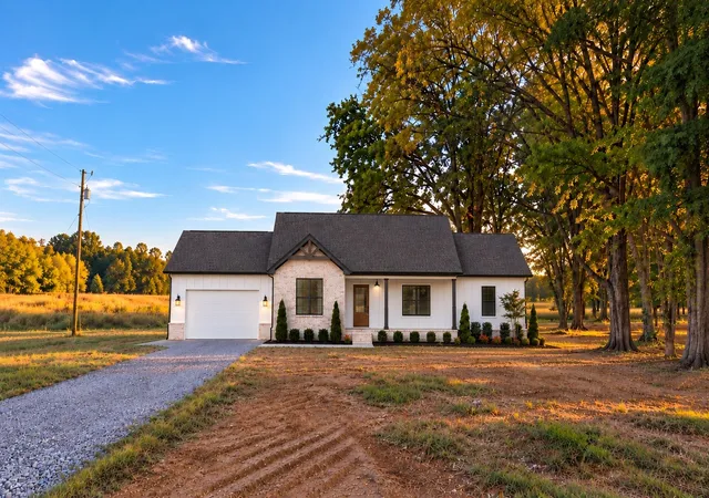 Photo 1 of Single family home for sale at 2143 Powell Ln, Lewisburg, TN 37091 | MLS# 3603534 | Listing updated on 2026-10-01