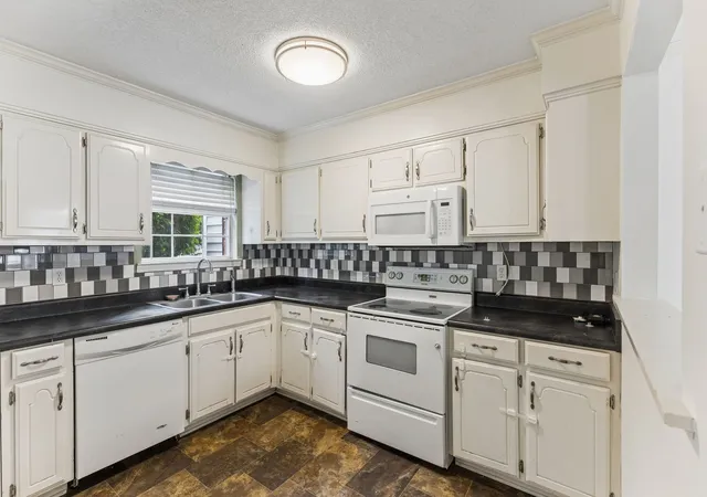 Photo 4 of Townhouse for sale at 755 E Northfield Blvd, Murfreesboro, TN 37130 | MLS# 3628758 | Listing updated on 2026-10-29