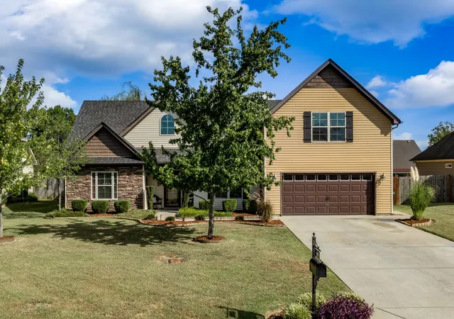 Photo 1 of Single family home for sale at 1018 Watergate Dr, Smyrna, TN 37167 | MLS# 3611256 | Listing updated on 2026-10-05