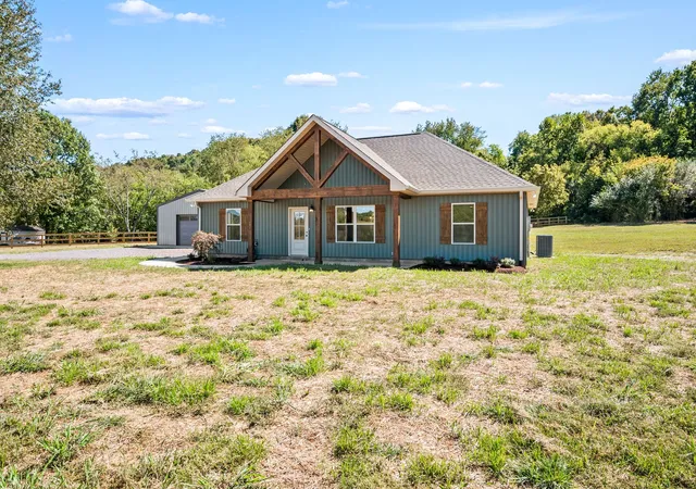 Photo 2 of Single family home for sale at 2950 Highway 10, Hartsville, TN 37074 | MLS# 3603521 | Listing updated on 2026-10-01