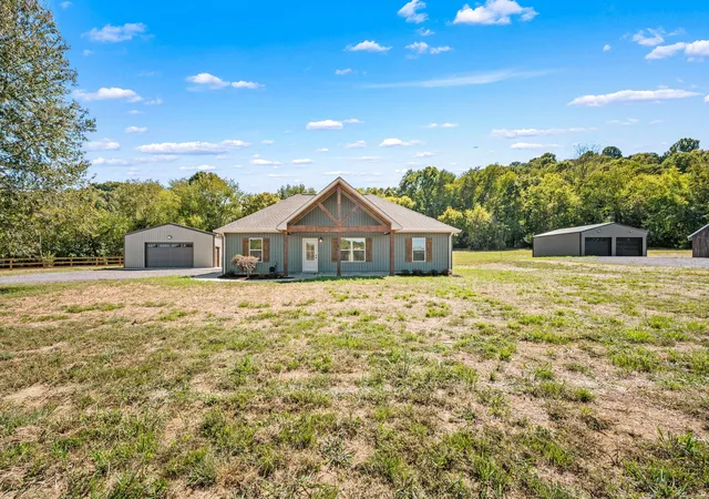 Photo 4 of Single family home for sale at 2950 Highway 10, Hartsville, TN 37074 | MLS# 3603521 | Listing updated on 2026-10-01