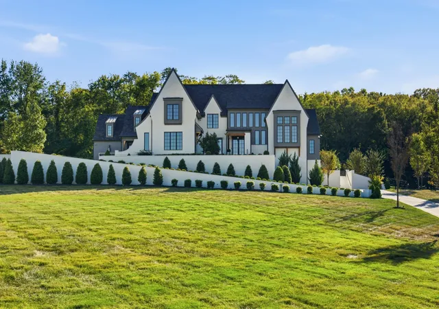 Photo 3 of Mansion for sale at 4445 Buchanan Ln, Franklin, TN 37064 | MLS# 3603546 | Listing updated on 2026-10-01