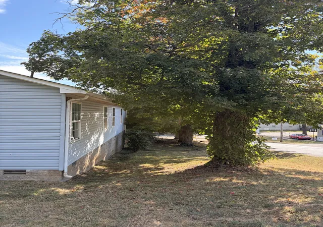 Photo 3 of Sale Pending at 1115 Haley St, Columbia, TN 38401 | MLS# 3603491 | Listing updated on 2026-10-05