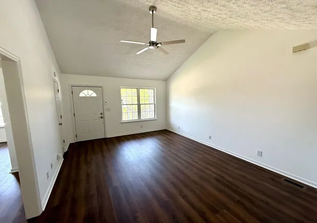 Photo 3 of Single family home for sale at 634a Freedom Pl, Nashville, TN 37209 | MLS# 3603936 | Listing updated on 2026-10-07