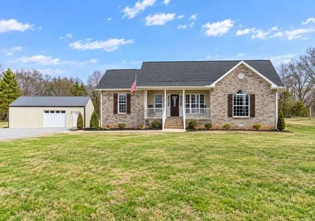 Photo 1 of Single family home for sale at 5730 Lakeview Rd, Springfield, TN 37172 | MLS# 3603803 | Listing updated on 2026-10-08