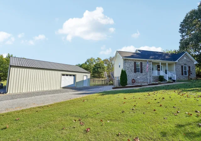 Photo 3 of Single family home for sale at 5730 Lakeview Rd, Springfield, TN 37172 | MLS# 3603803 | Listing updated on 2026-10-08