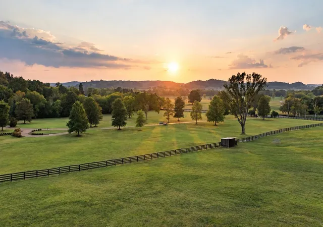 Photo 2 of Land for sale at 4008 Carters Crk Pike, Franklin, TN 37064 | MLS# 3603523 | Listing updated on 2026-10-07