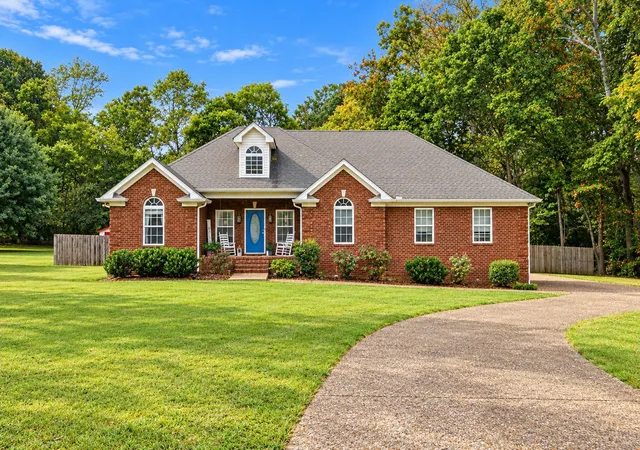 Single family home for sale at 1002 Washington Dr, Cottontown, TN 37048 | MLS# 3610146