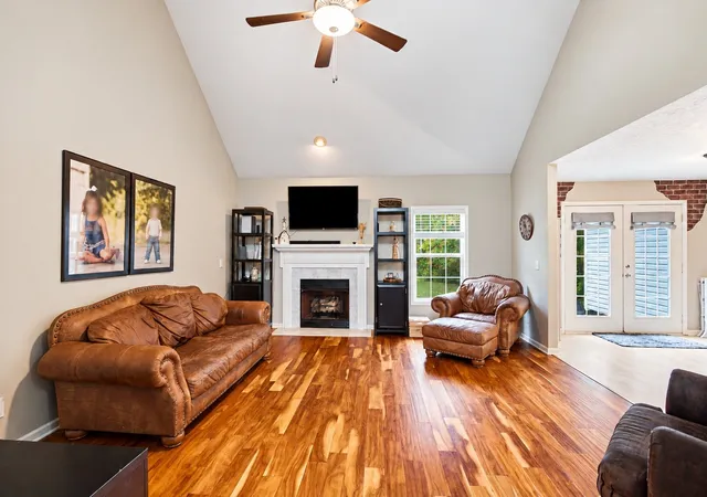 Photo 3 of Single family home for sale at 1002 Washington Dr, Cottontown, TN 37048 | MLS# 3610146 | Listing updated on 2026-10-06