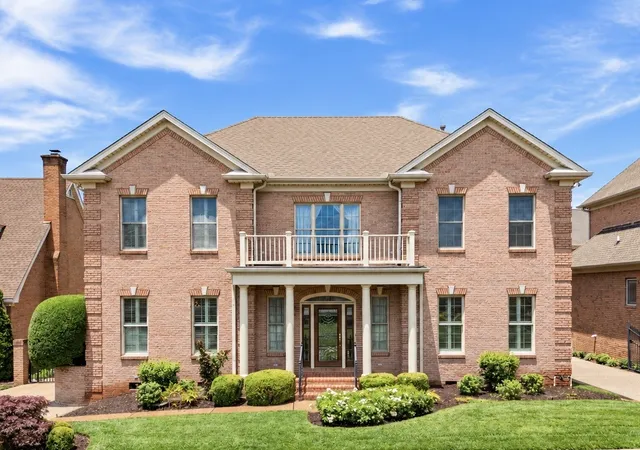 Single family home for sale at 111 Carriage Way, Hendersonville, TN 37075 | MLS# 3624422