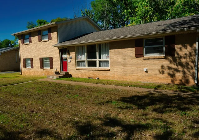 Photo 3 of Single family home for sale at 1002 W Northfield Blvd, Murfreesboro, TN 37129 | MLS# 3603585 | Listing updated on 2026-10-01