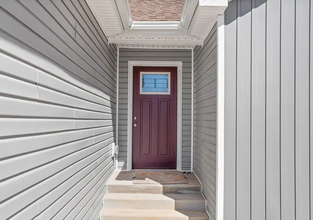 Photo 3 of Single family home for sale at 333 Tisha Ct, Clarksville, TN 37042 | MLS# 3604000 | Listing updated on 2026-10-09