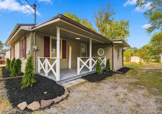 Photo 1 of Single family home for sale at 224 Lee St, Tullahoma, TN 37388 | MLS# 3603731 | Listing updated on 2026-10-05