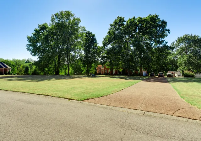 Photo 2 of Single family home for sale at 1024 Cherry Springs Dr, Cottontown, TN 37048 | MLS# 3603702 | Listing updated on 2026-10-01