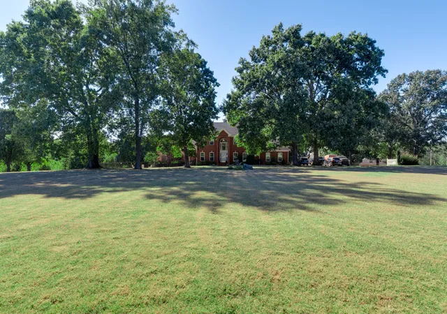 Photo 3 of Single family home for sale at 1024 Cherry Springs Dr, Cottontown, TN 37048 | MLS# 3603702 | Listing updated on 2026-10-01