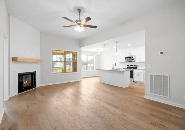 Photo 3 of Single family home for sale at 1490 Hallies Way, Clarksville, TN 37043 | MLS# 3603582 | Listing updated on 2026-10-09