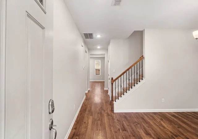 Photo 2 of Townhouse for sale at 826 Kennear Ln, Mount Juliet, TN 37122 | MLS# 3613115 | Listing updated on 2026-10-07