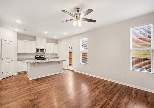 Photo 3 of Townhouse for sale at 826 Kennear Ln, Mount Juliet, TN 37122 | MLS# 3613115 | Listing updated on 2026-10-07