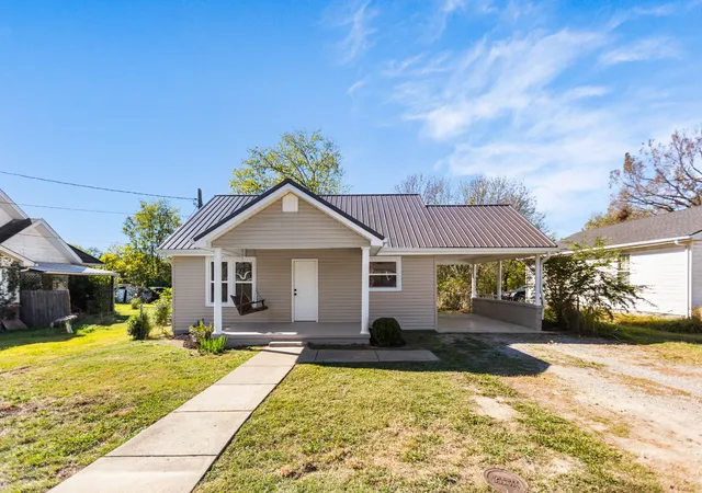 Photo 2 of Single family home for sale at 138 Richland Ave, Watertown, TN 37184 | MLS# 3624290 | Listing updated on 2026-10-22