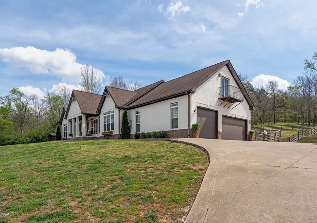 Photo 2 of Single family home for sale at 1362 Cliff Amos Rd, Spring Hill, TN 37174 | MLS# 3603603 | Listing updated on 2026-10-30