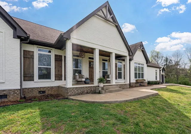 Photo 3 of Single family home for sale at 1362 Cliff Amos Rd, Spring Hill, TN 37174 | MLS# 3603603 | Listing updated on 2026-10-30