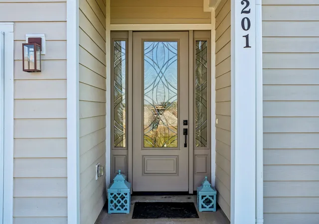 Photo 3 of Single family home for sale at 201 Lookout Dr, Winchester, TN 37398 | MLS# 3619053 | Listing updated on 2026-10-10