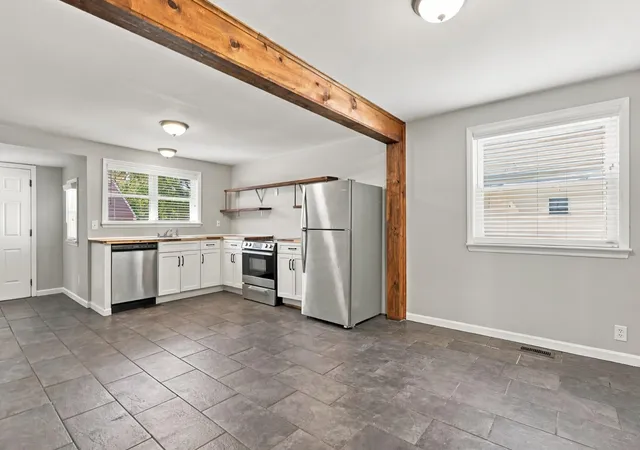 Photo 3 of Single family home for sale at 1908 Cleveland Ave, Chattanooga, TN 37404 | MLS# 3603614 | Listing updated on 2026-10-01