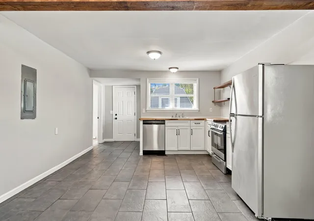 Photo 4 of Single family home for sale at 1908 Cleveland Ave, Chattanooga, TN 37404 | MLS# 3603614 | Listing updated on 2026-10-01