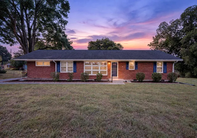 Photo 1 of Single family home for sale at 212 Porter Cir, Columbia, TN 38401 | MLS# 3603670 | Listing updated on 2026-10-06
