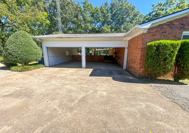 Photo 4 of Single family home for sale at 395 General Forrest Dr, Bruceton, TN 38317 | MLS# 3603673 | Listing updated on 2026-10-01