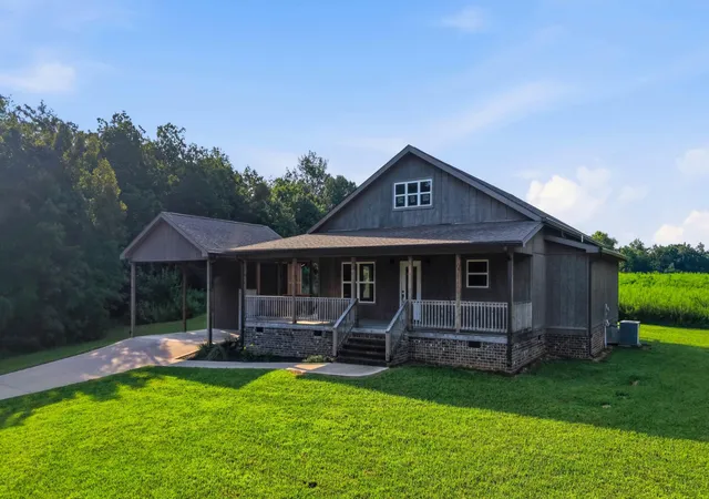 Photo 1 of Single family home for sale at 201 Timber View Rd, Pikeville, TN 37367 | MLS# 3603662 | Listing updated on 2026-10-01