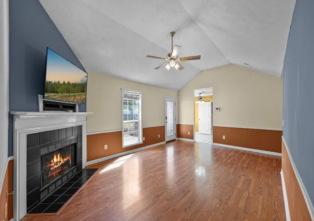 Photo 3 of Sale Pending at 40 Glenhurst Dr, Jackson, TN 38305 | MLS# 3610372 | Listing updated on 2026-10-04