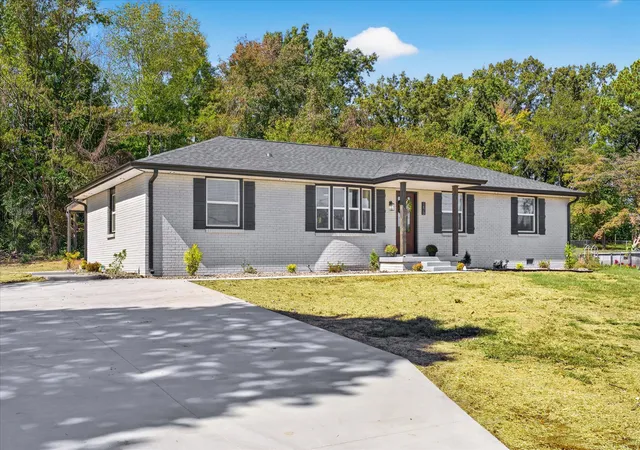 Photo 1 of Sale Pending at 1870 Powell Rd, Clarksville, TN 37043 | MLS# 3610077 | Listing updated on 2026-10-08