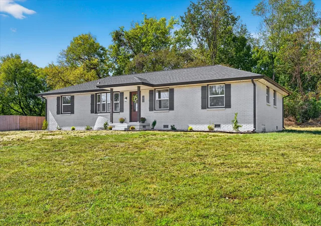 Photo 3 of Sale Pending at 1870 Powell Rd, Clarksville, TN 37043 | MLS# 3610077 | Listing updated on 2026-10-08